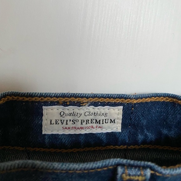 LEVIS RIBCAGE SHORT - Picture 6 of 9